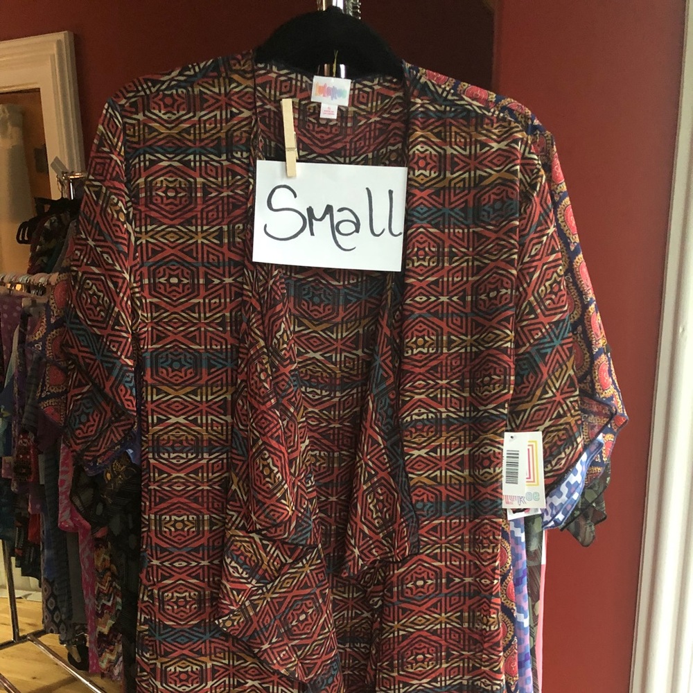Lularoe Monroe kimono